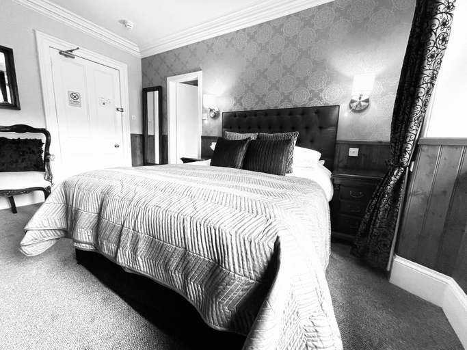 Bedroom 2, Invergarry Hotel, Highland