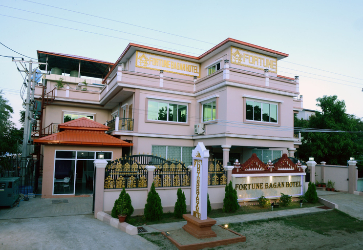 Exterior & Views