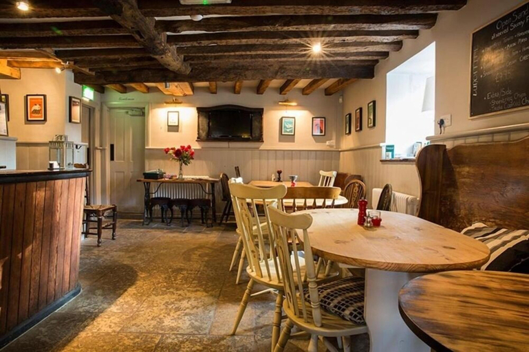 Food & Drinks 4, The Fleur de Lys Inn, Dorset