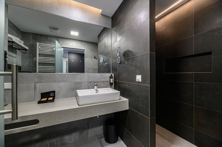Bathroom 4, B THE HOTEL, Sfantu Gheorghe