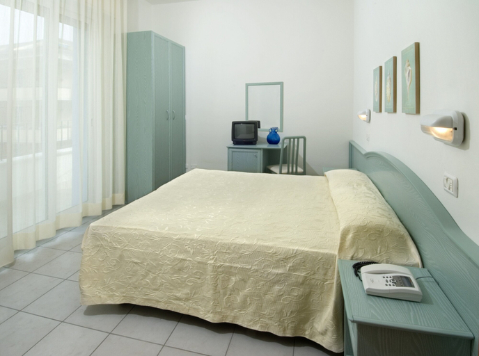 Bedroom 2, Hotel Belmar, Rimini