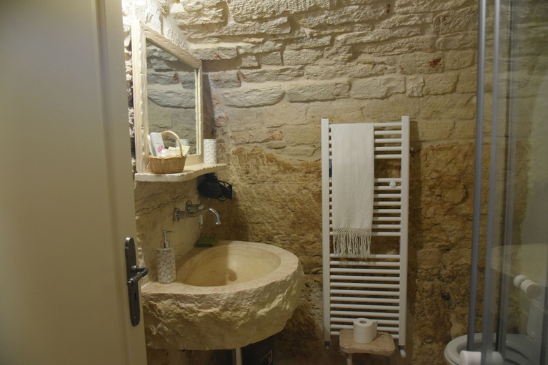 Bathroom 5, Trulli Occhi di Pietra, Bari