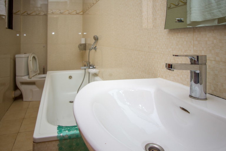 Bathroom 3, Tristar Hotel, Kampala