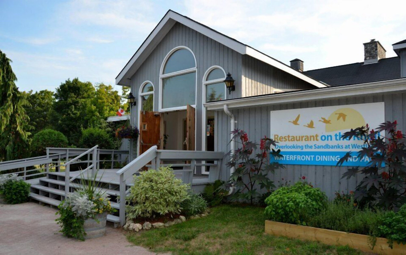 Exterior & Views 2, Isaiah Tubbs Resort & Conference Centre, Lake Ontario