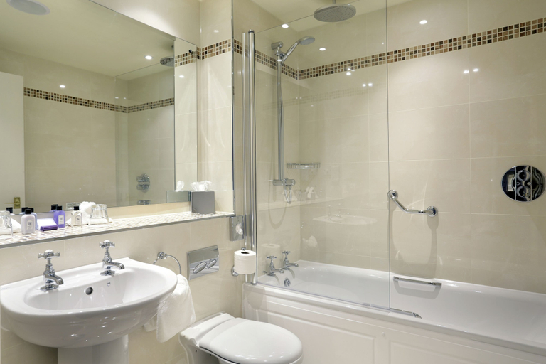 Bathroom 5, Macdonald Aviemore Hotel, Highland