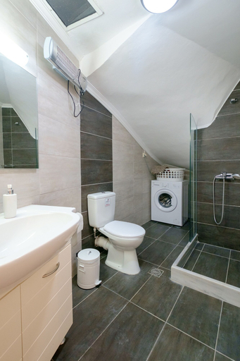 Bathroom 3, Home with Courtyard in Heart of Old Town, Crete