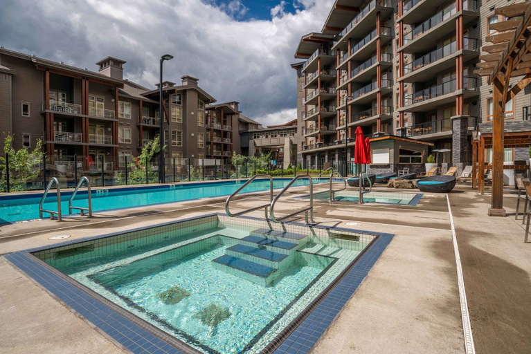Sport & Beauty 2, The Sutton Place Hotel Revelstoke Mountain Resort, Columbia-Shuswap