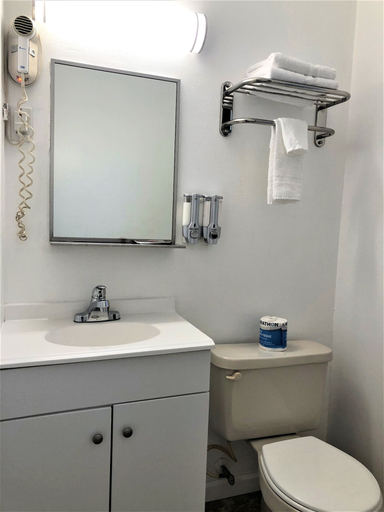 Bathroom 4, Blue Coast Inn and Suites, Curry