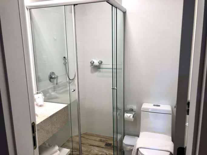 Bathroom 4, Colina Lagos Hotel, Gramado
