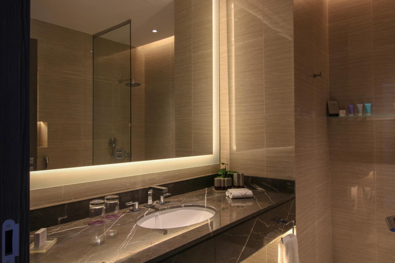 Bathroom 5, Views Hotel & Residences
