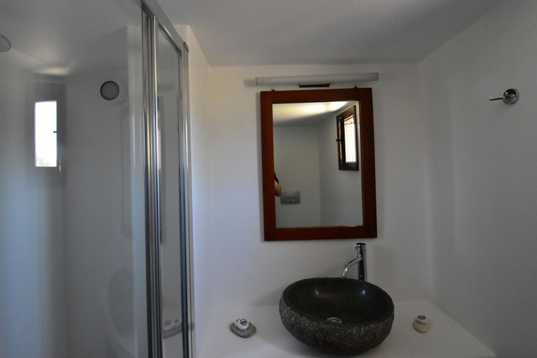 Bathroom 4, Petra Holiday Village, South Aegean
