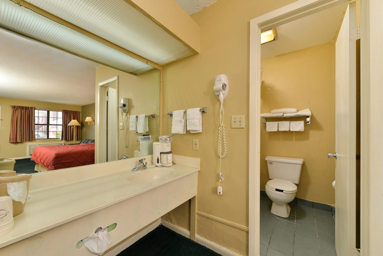 Bathroom 4, Americas Best Value Inn Meridian, Lauderdale