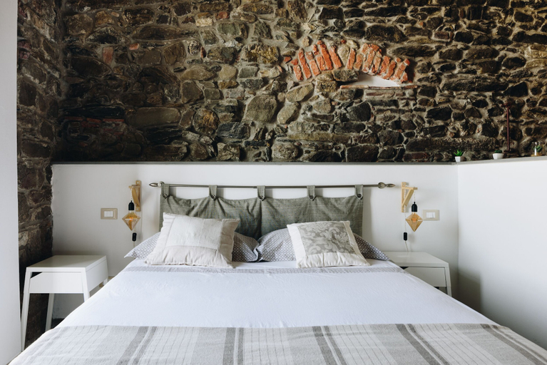 Bedroom 3, Punto Zero, La Spezia