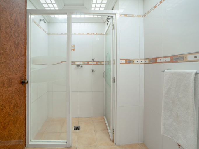 Bathroom 4, Hotel Escala Central del Norte, Mexico City