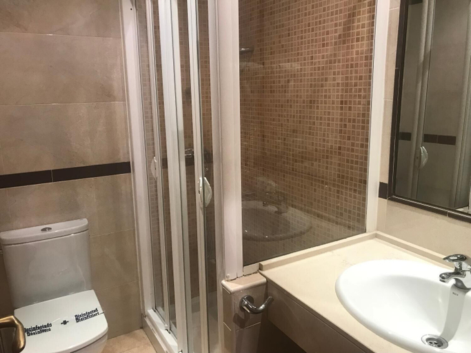 Bathroom 4, La Trébede, Segovia