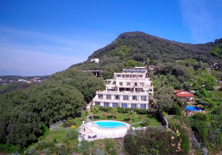 Exterior & Views 2, CapoSperone Resort, Reggio Di Calabria