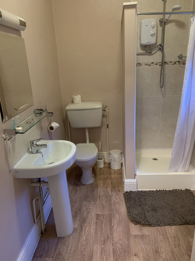 Bathroom, The Carlton, Warwickshire