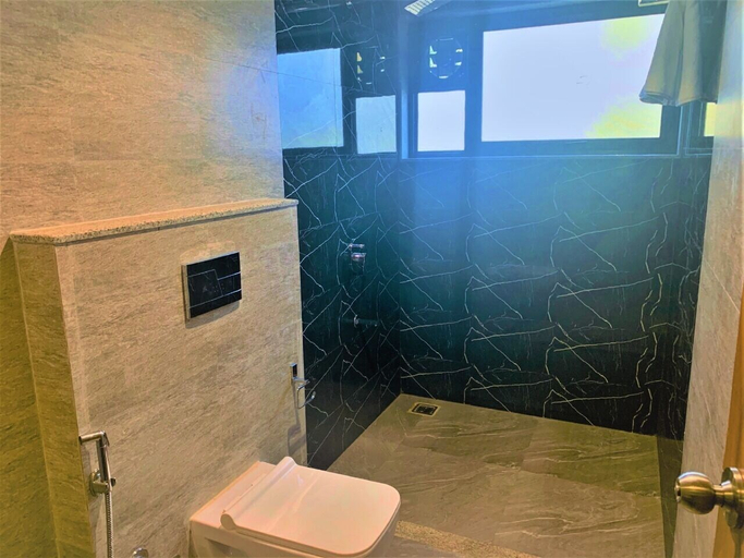 Bathroom, Peninsula Beach Resort, North Goa