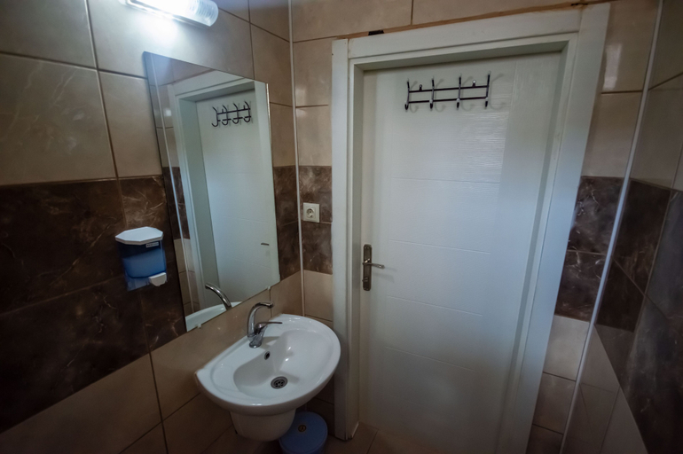 Bathroom 5, Moonbow Beach Hotel, Alanya