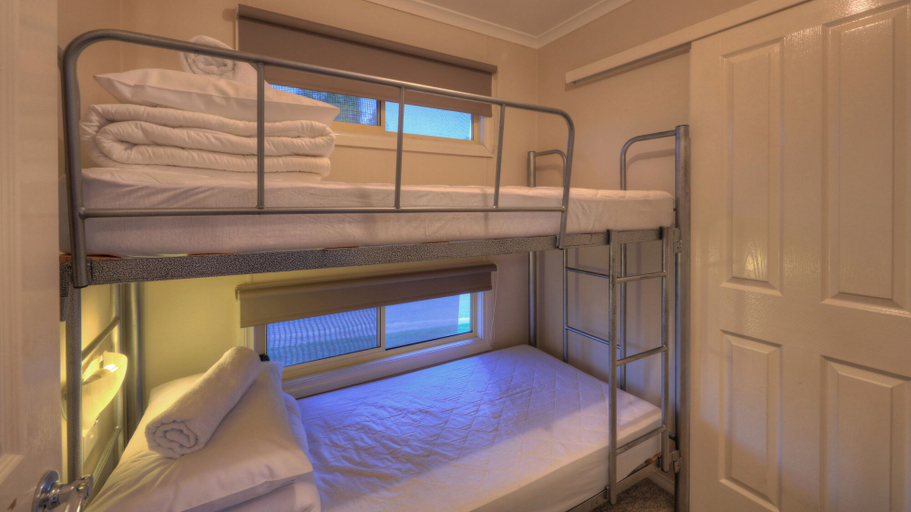 Bedroom 2, Tasman Holiday Parks - Lake Mulwala, Corowa