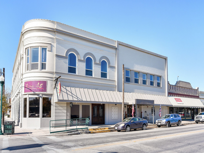 Exterior & Views 2, The Dilworth Inn, Gonzales