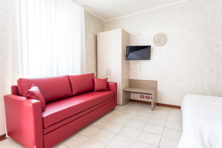 Others 5, Hotel Italia Dormelletto, Novara