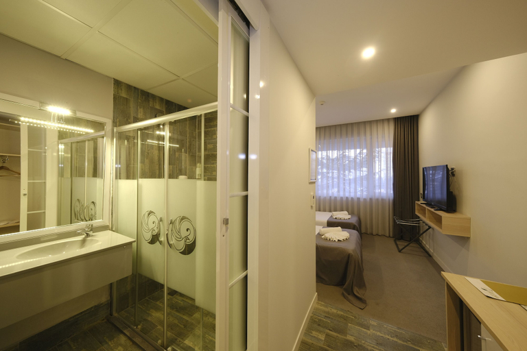Bathroom 5, Leto City Hotel, Merkez