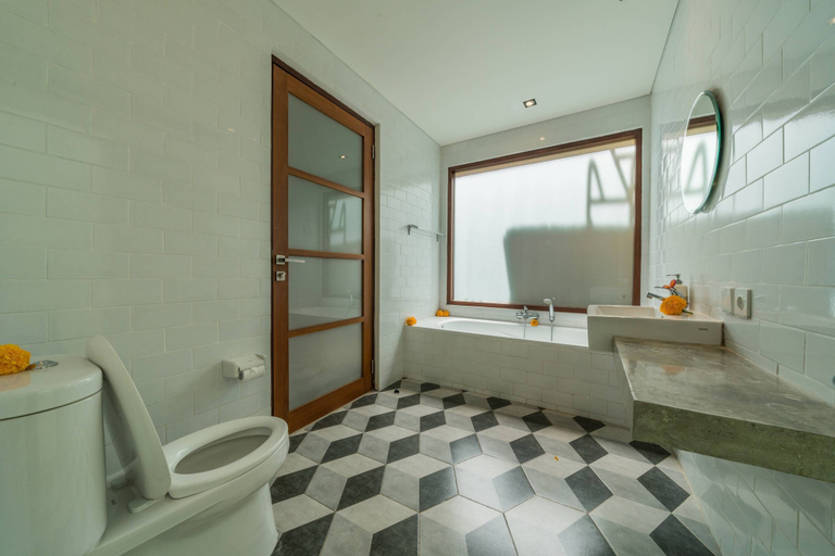 Bathroom 5, Yarama Cottages, Gianyar