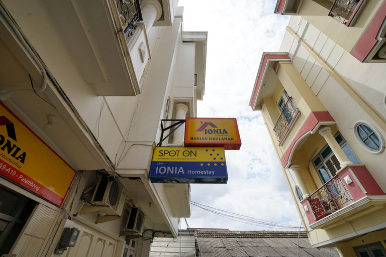 Exterior & Views 2, OYO 2869 Ionia Homestay, Palembang