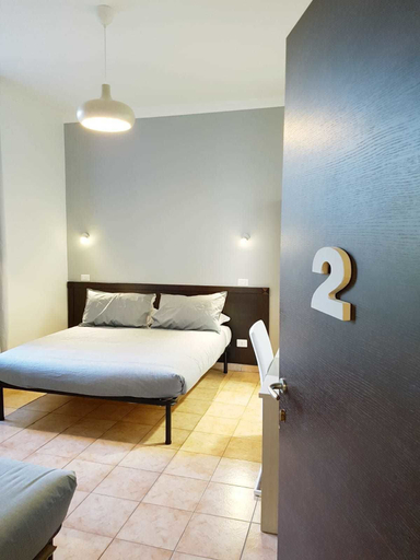 Bedroom 2, Bakirooms, Roma