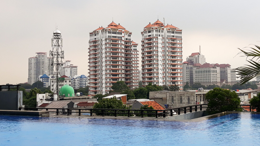 Exterior & Views 2, Cozy and Minimalist 2BR at Marbella Kemang Apartment By Travelio, Jakarta Selatan