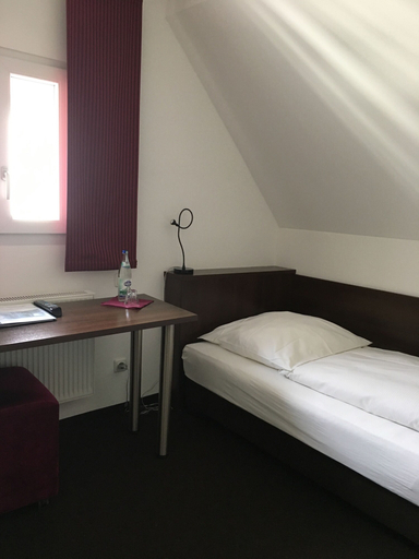Bedroom 4, Hotel Bergbauer, Neuburg-Schrobenhausen