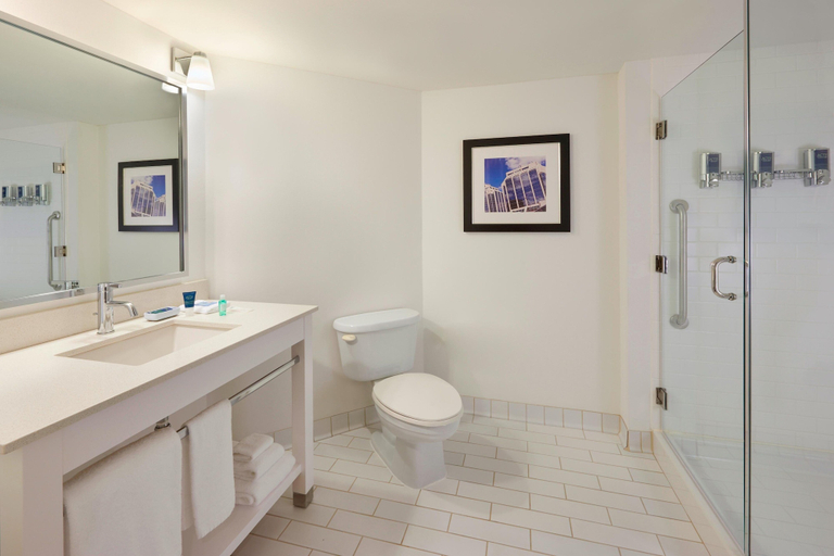 Bathroom 4, Four Points by Sheraton Halifax, Halifax
