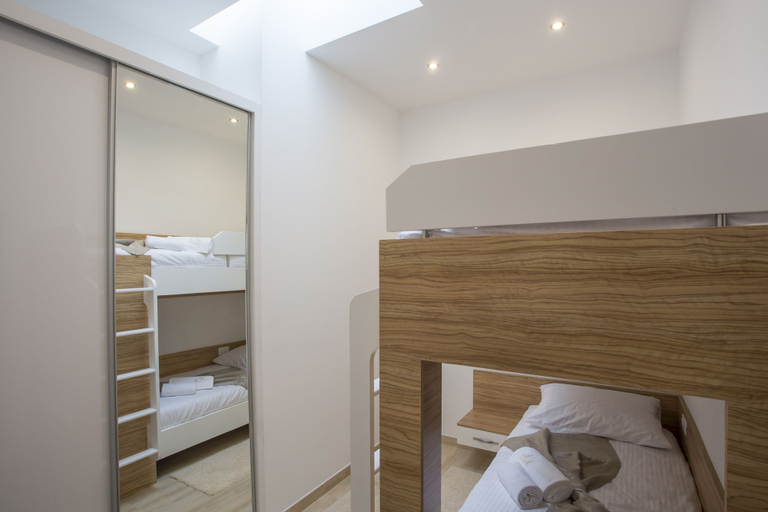 Bedroom 3, Adrion Aparthotel, Pula