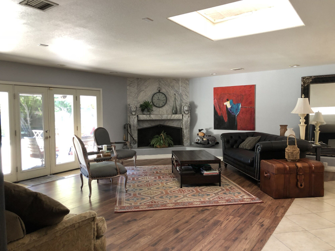 Others 4, Huge Home with Private Park-Like grounds, Clark