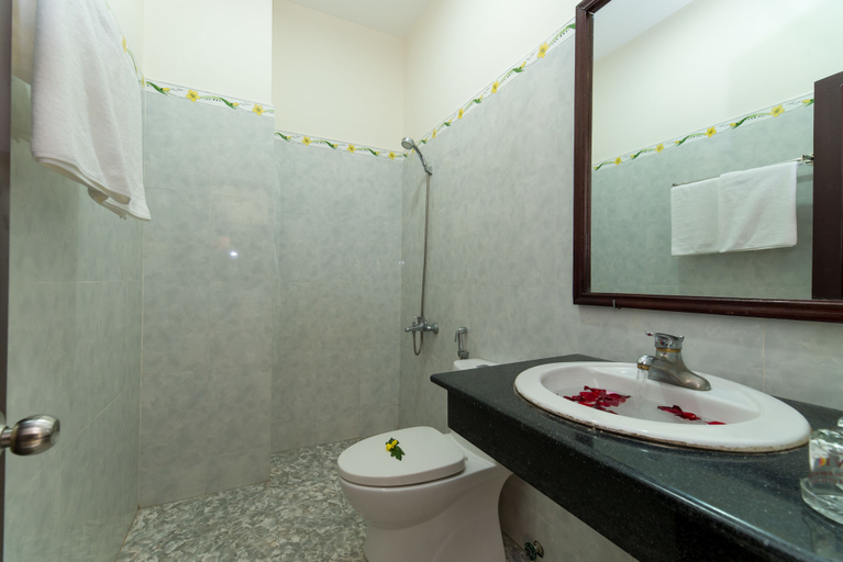 Bathroom 4, Hoa Thu Homestay, Da Nang
