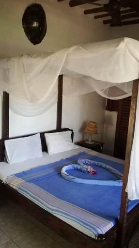 Bedroom 5, Travellers Paradise Diani - Hostel, Msambweni