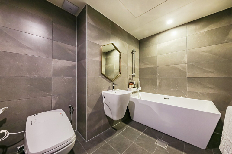 Bathroom 5, Cheongju Maryjane Hotel, Cheongju