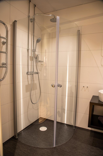 Bathroom 2, Hotell Syfabriken, Falköping