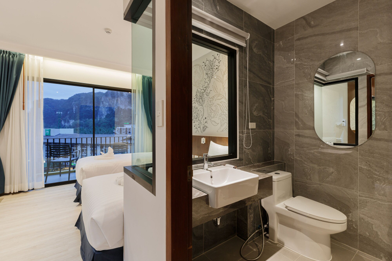 Bathroom 4, Vacay Aonang Hotel, Mueang Krabi
