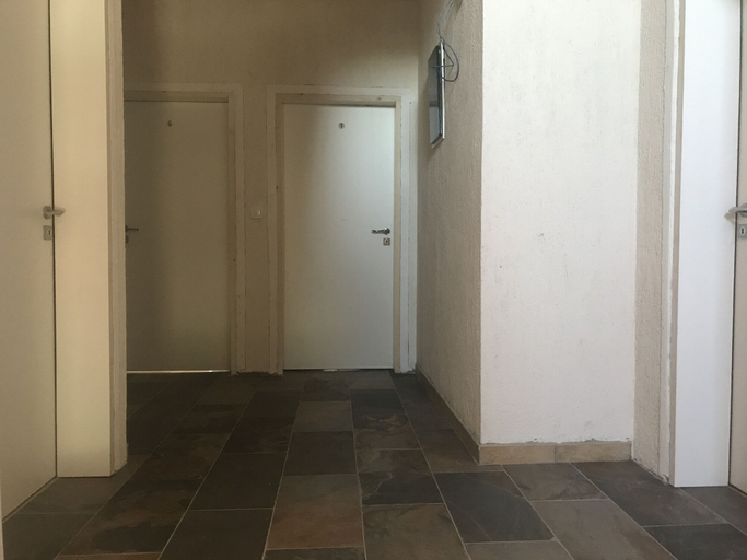 Others 4, Elite Apartmans