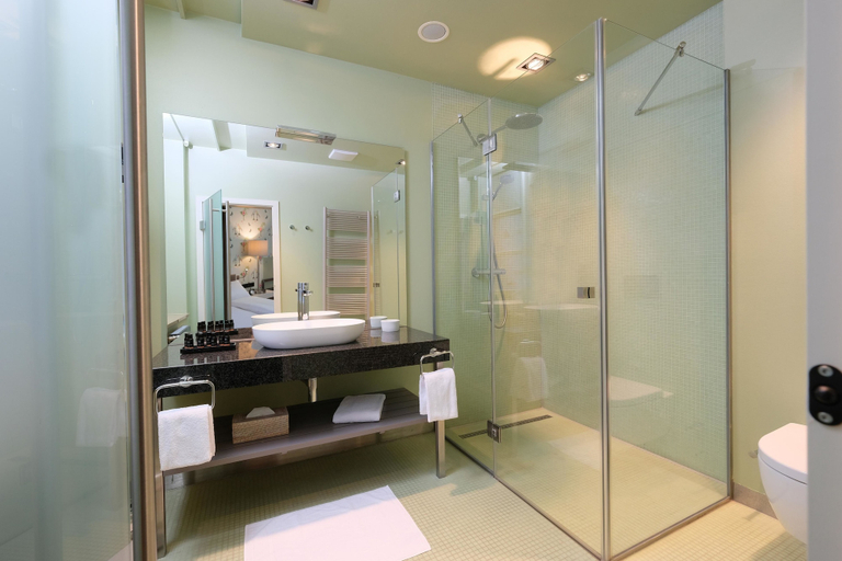 Bathroom 5, Zum Löwen Design Hotel Resort & Spa, Göttingen