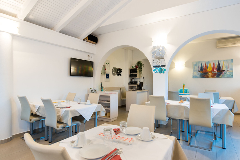 Food & Drinks 5, Villa Pinocchio, Podstrana