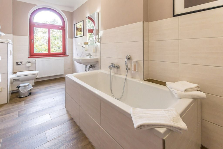 Bathroom 4, Waldschlösschen Wangen, Burgenlandkreis