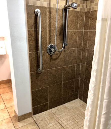Bathroom 4, La Quinta Inn & Suites by Wyndham Oceanfront Daytona Beach, Volusia