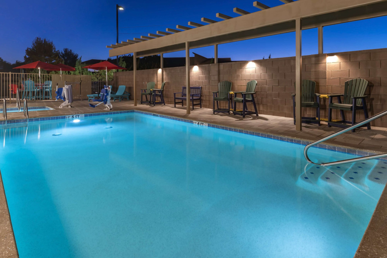 Sport & Beauty 5, Home2 Suites by Hilton Kingman, Mohave