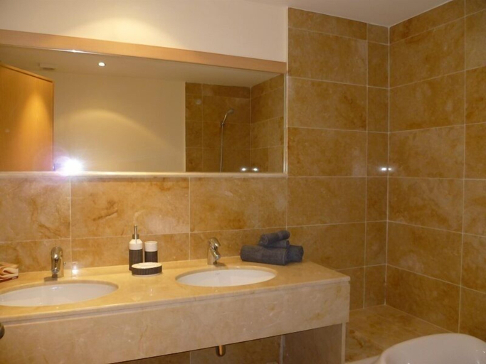Bathroom 4, Fine Duplex Apartment - Near Beach, Málaga
