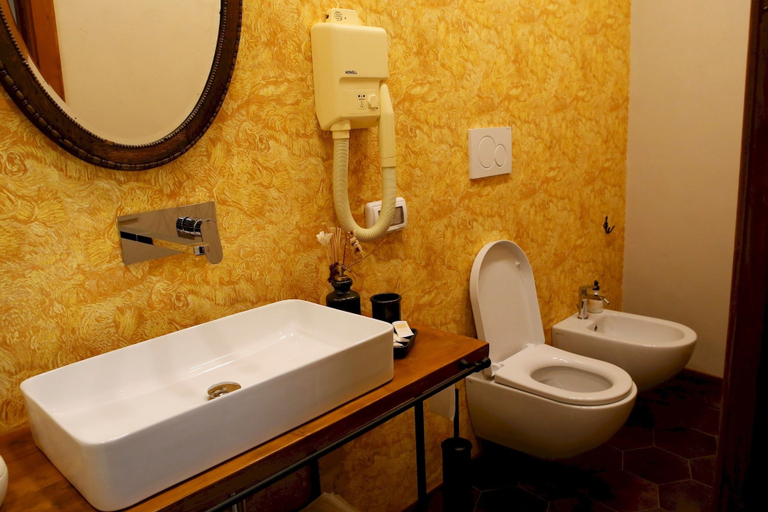 Bathroom 5, Napolicentrico in Napoli, Napoli