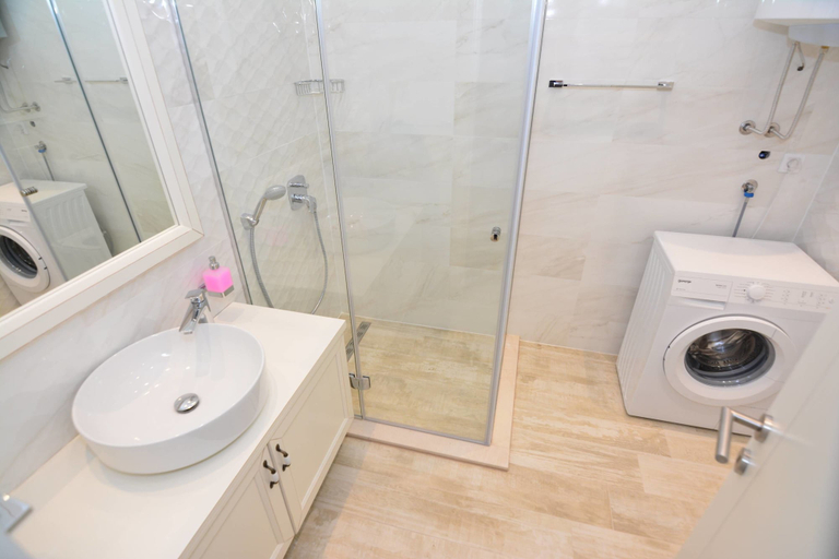 Bathroom 4, Apartments Dobrotski Dvori