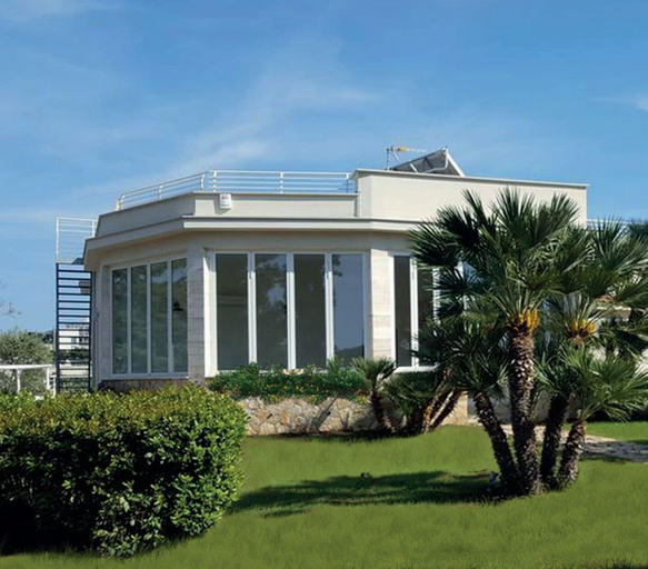 Exterior & Views